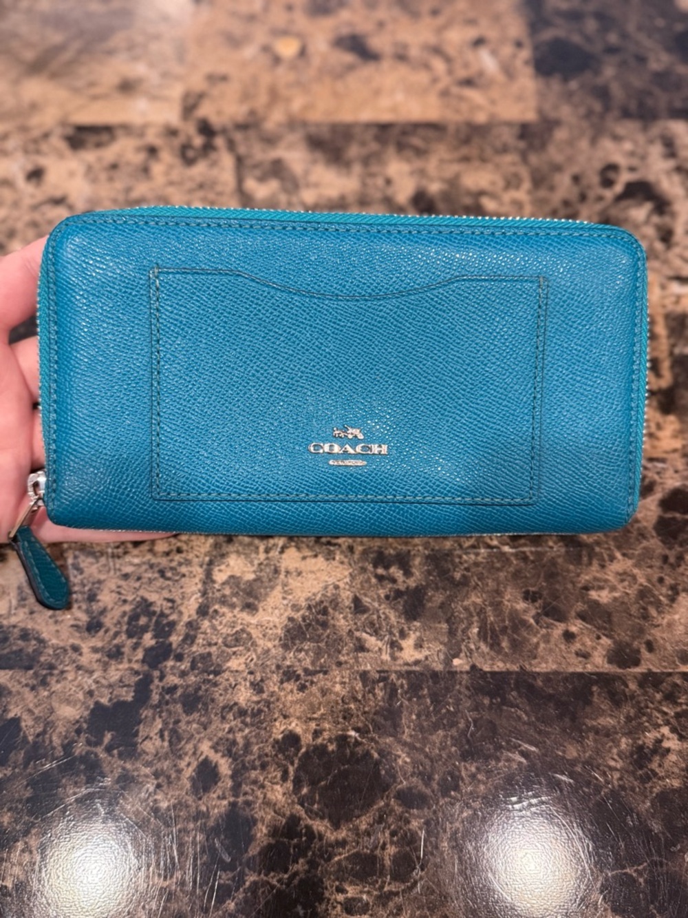 COACH Accordion Zip Wallet in Crossgrain Leather – Bright Turquoise - Picture 2 of 16